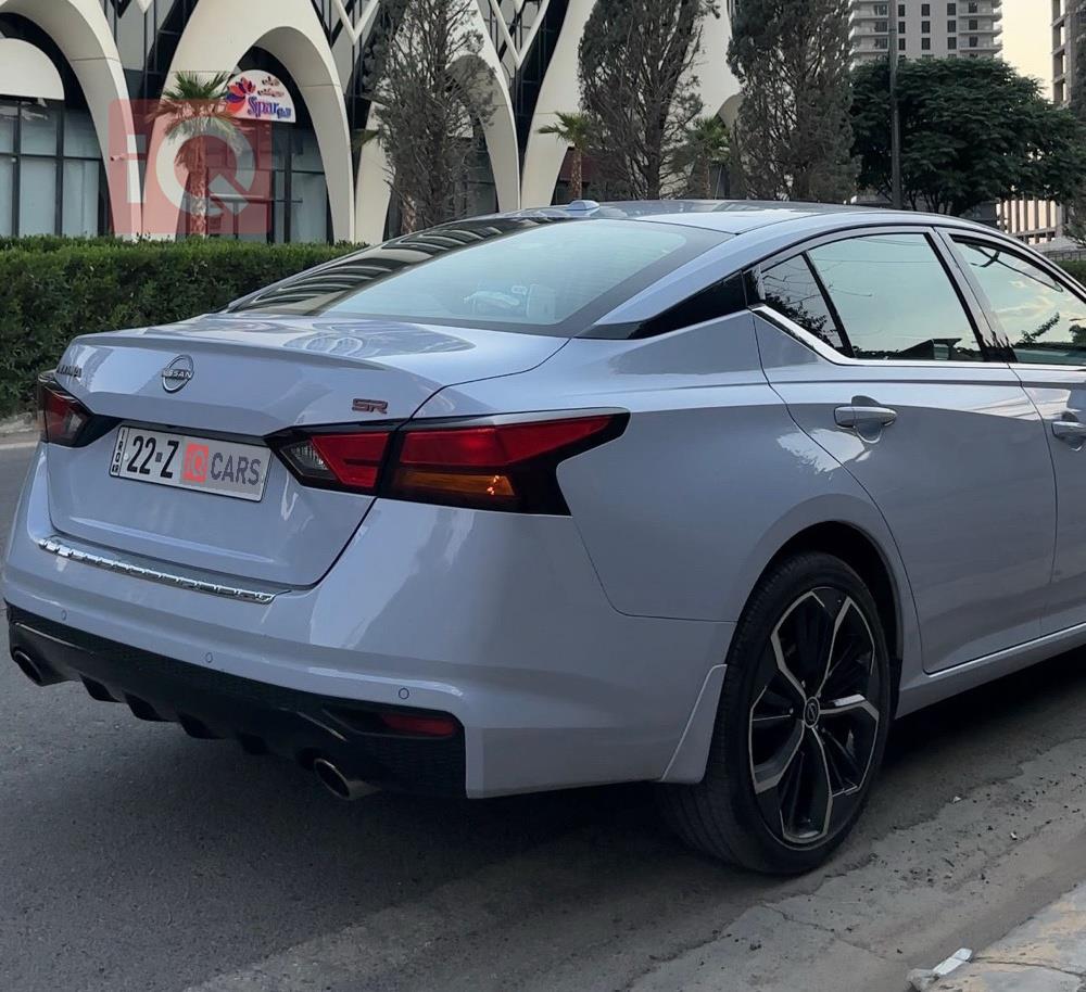 نيسان ألتيما